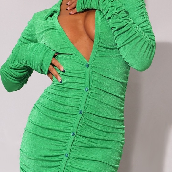 PLT Green Acetate Slinky Long Sleeve Ruched
Midaxi Shirt Dress - Picture 2 of 8